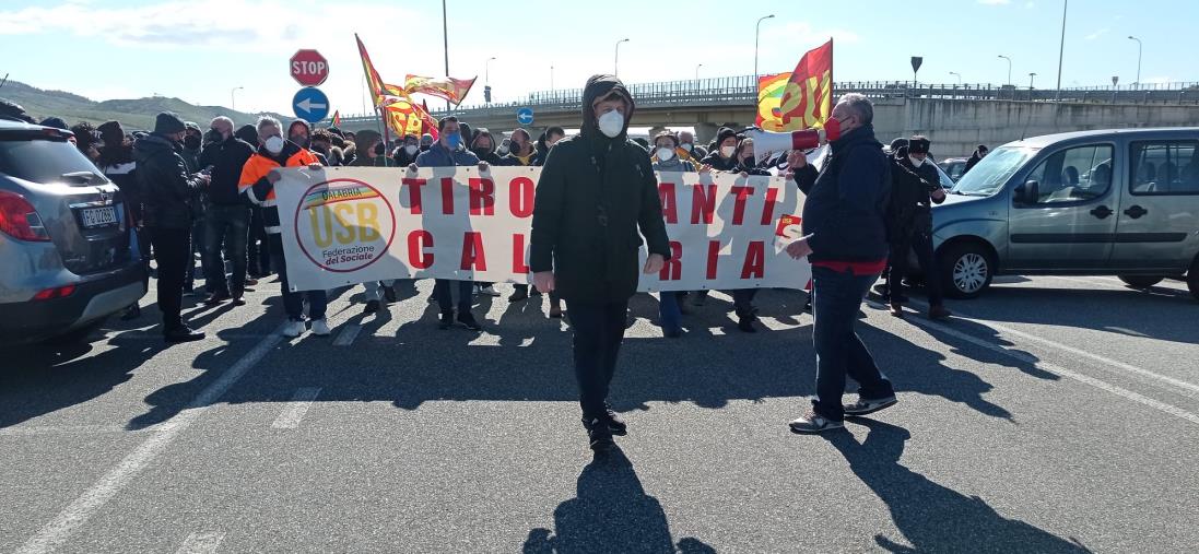 images Manifestazione alla Cittadella, l'Usb: "Chiediamo la stabilizzazione dei tirocinanti"