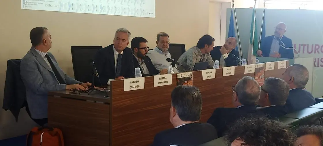 In Regione la presentazione del Piano Antincendio 2025, Gallo: “Priorità del governo Occhiuto”
