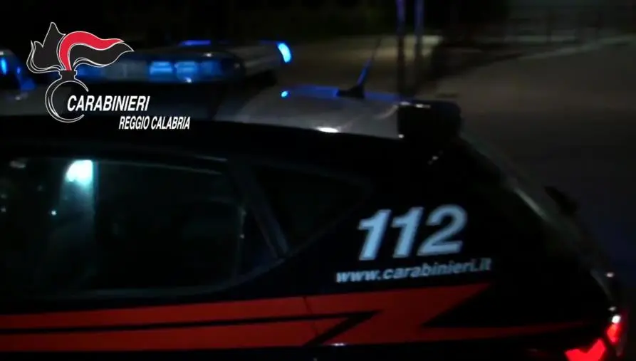 Abusi e violenze nei confronti dell’ex compagna nel Reggino: non potrà avvicinarla