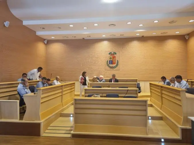 Provincia di Vibo, il Bilancio di previsione 2025-2027 non passa per mancanza del numero legale in Consiglio