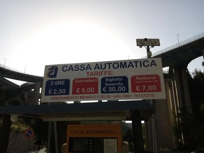 Catanzaro, ticket aumentati al parcheggio al Musofalo: le critiche del consigliere Costanzo a Brancaccio