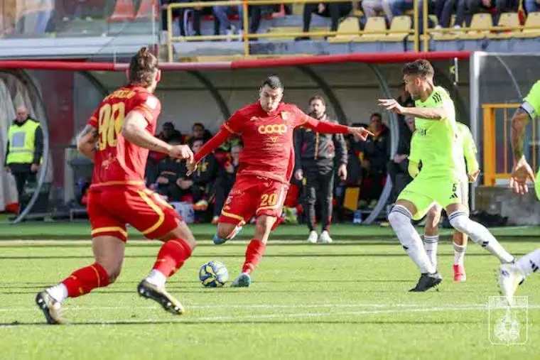 Serie B, Brescia e Catanzaro in campo alle 15: le formazioni ufficiali