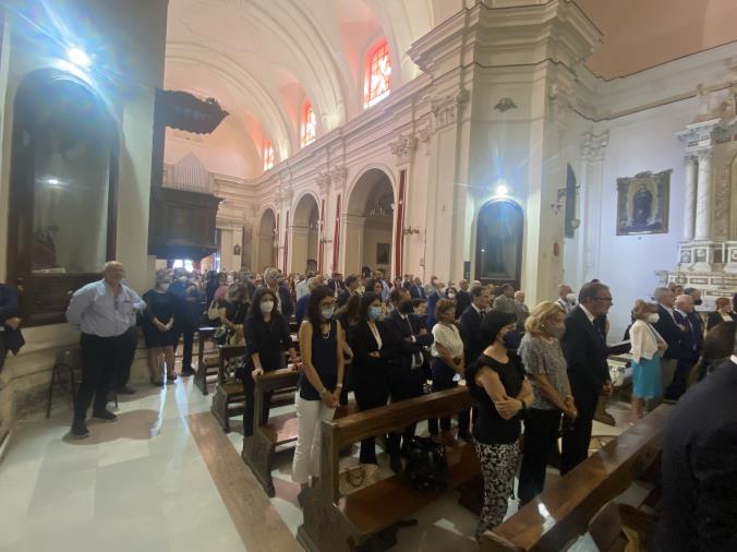 images Il funerale, Catanzaro dice addio al presidente Iannello: “Un uomo giusto” 