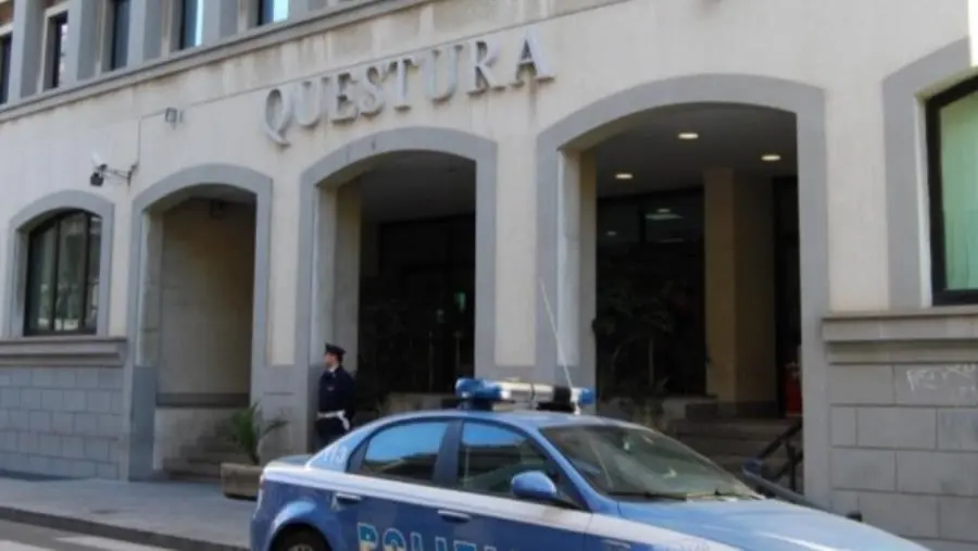Reggio Calabria, sequestrati beni per un valore di circa 3.500.000 milioni ad una società del settore calcestruzzo
