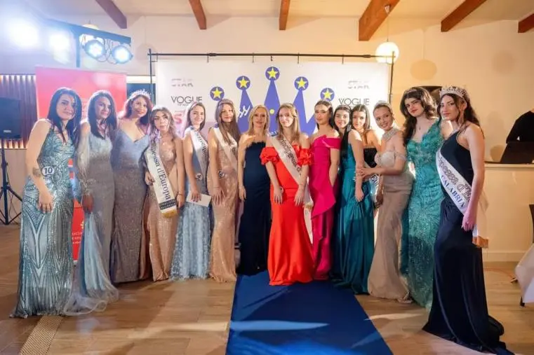 images 'Miss principessa d'Europa': sul podio le catanzaresi Elena Vigliarolo e Carola Scotti 