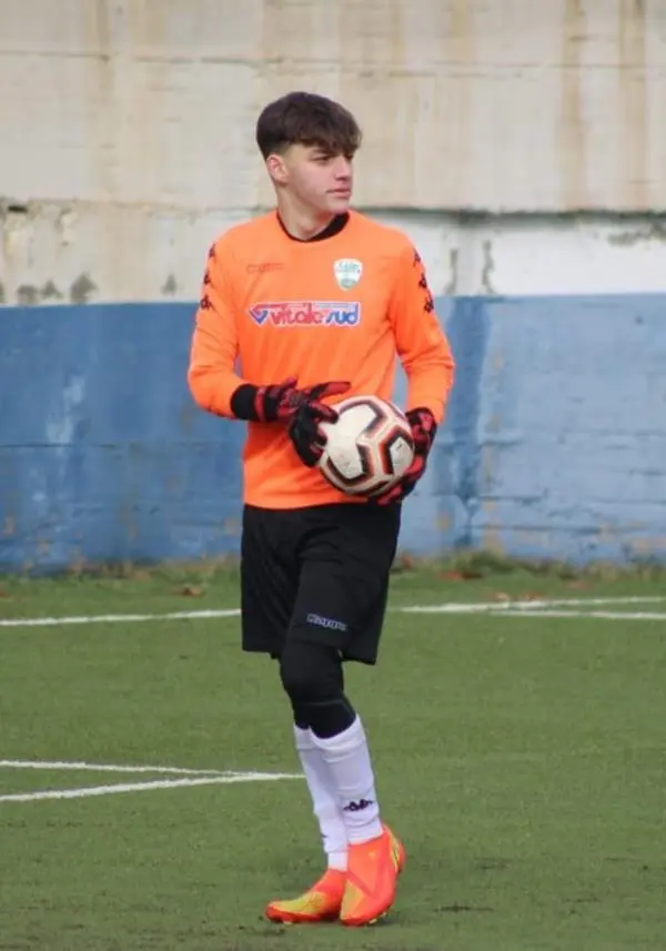 Giuseppe De Sensi, portiere classe 2009 dell’Asd Calcio Lamezia convocato a Covericano