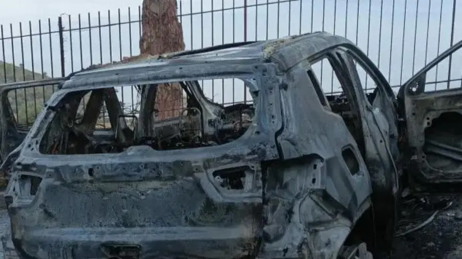 Distrutta dalle fiamme l'auto di sindaco di San Nicola Arcella