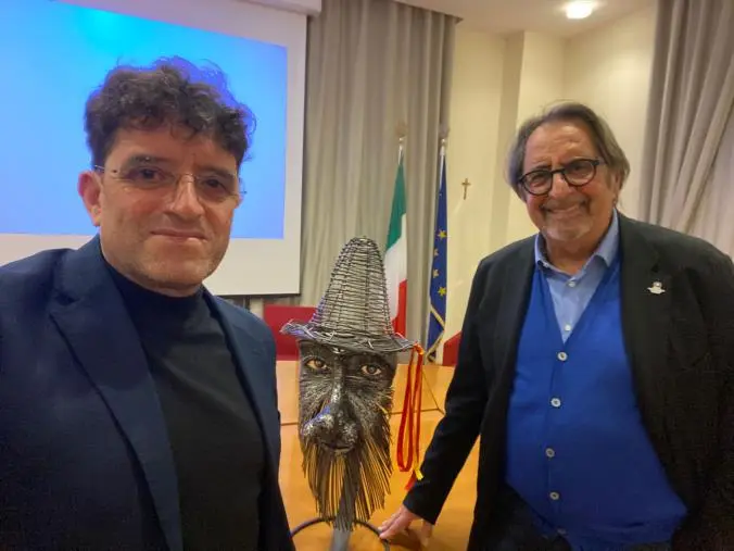 Nuccio Loreti presenta la sua nuova scultura "Giangurgolo"