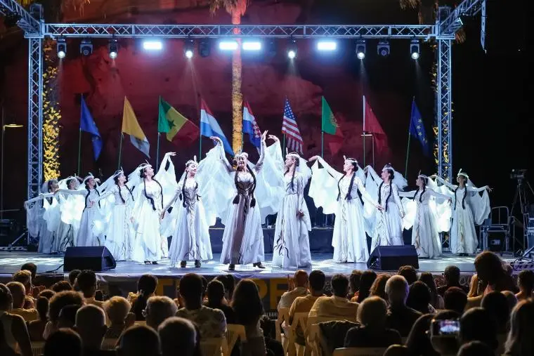 A Tropea successo per la XIII edizione di "Culture a Confronto": musica e folklore in nome della pace
