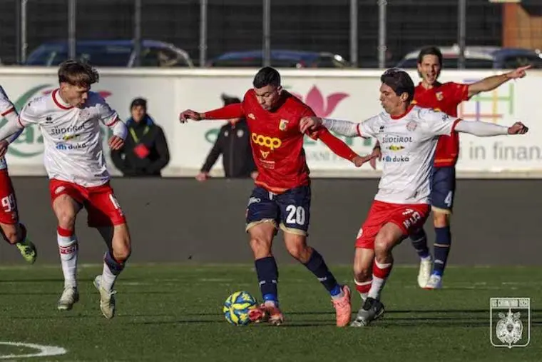 Serie B, Catanzaro e Pisa in campo alle 15: le formazioni ufficiali