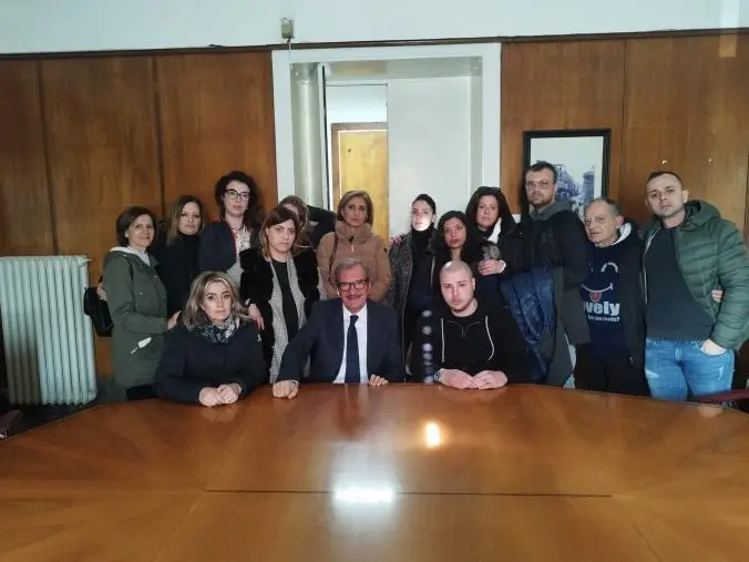 Vibo Valentia, Il sindaco Romeo accoglie  i precari dell’Asp: “Questo territorio ha bisogno di crescere”