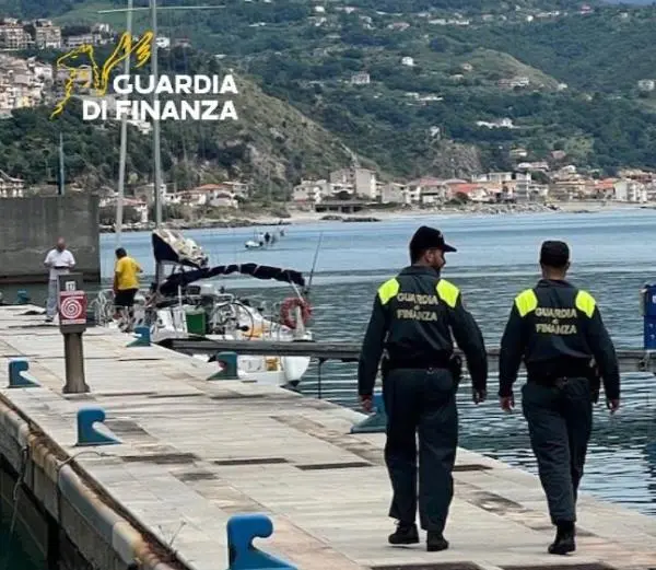 Tutela della costa  e del demanio marittimo, a Crotone sanzioni per ampliamenti non autorizzati  