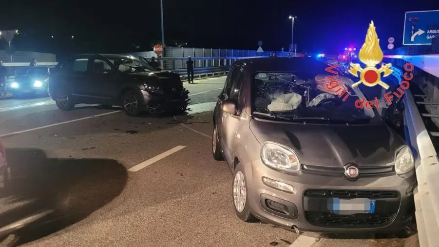 Incidente mortale nel Catanzarese: muore una donna, tre feriti gravi e due bimbi illesi