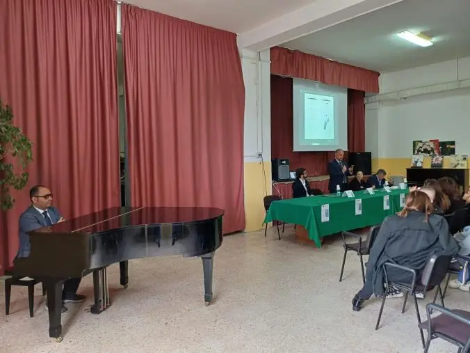 “Criminalità socializzata”: studenti e istituzioni uniti per la legalità all’I.C. Catanzaro Mater Domini Nord Est Manzoni