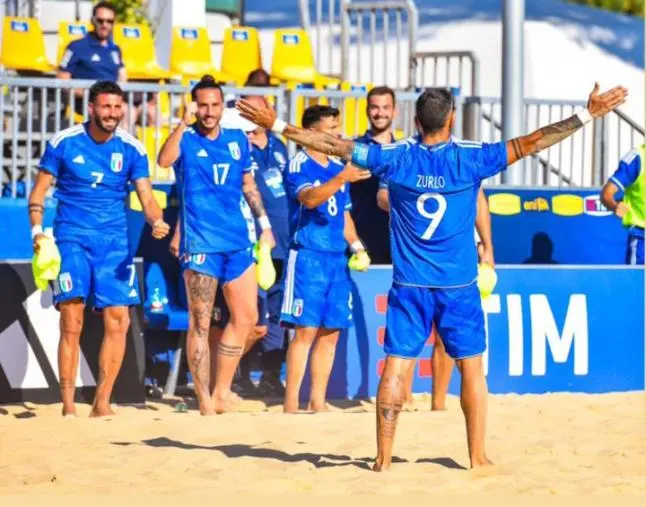Beach soccer, Zurlo da urlo e Italia agli Europei. Danimarca ko