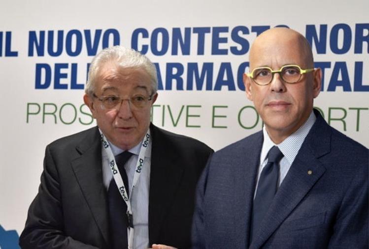 Da lunedì 19 luglio vaccinazioni in farmacia. Defilippo e Misasi (Federfarma): “Un servizio in più per il cittadino”
