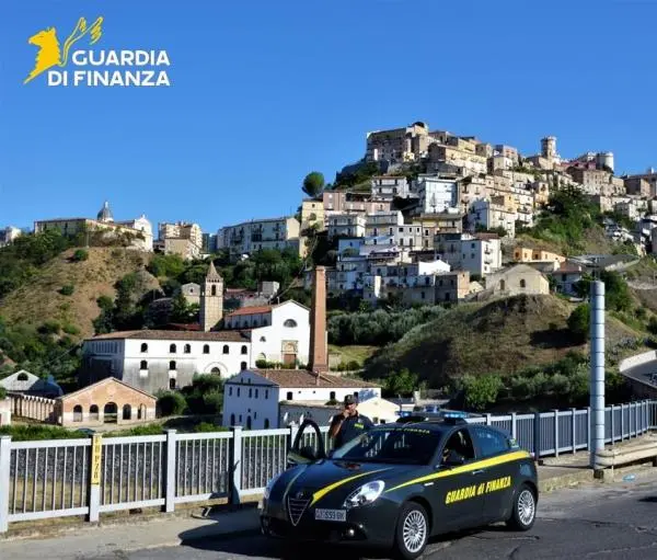 Cosenza, frode da 109 milioni: maxi sequestro della Finanza tra capannoni, auto e 34 immobili