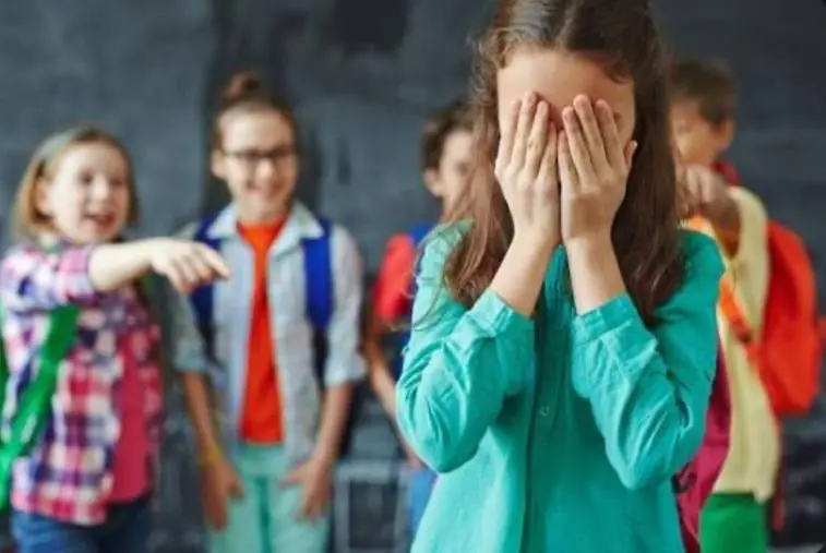 Bullismo a Bovalino: una madre denuncia la persecuzione subita dalla figlia