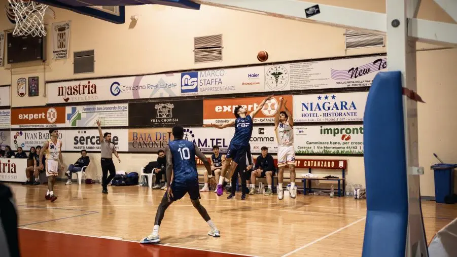 In Under 19 Eccellenza, Basket Academy travolge Fortitudo Francavilla e sogna il passaggio alla post season 