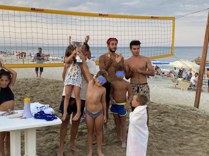 images Davoli, torneo di beach volley al Chiringuito: “Roma” vince la sesta edizione 