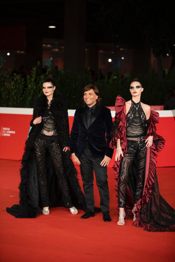 images Lo stilista calabrese Anton Giulio Grande sul red carpet di Roma