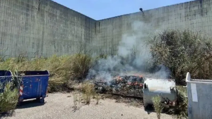 Cirò, incendio doloso dopo lavori edili: denunciato un imprenditore