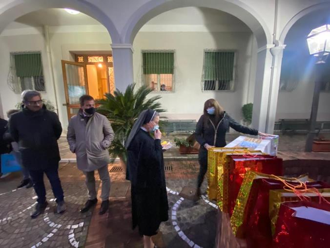 images Consegnate 160 “Buste piene di felicità” dall’Adoc Calabria