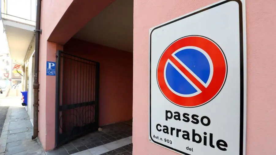 images Passi carrabili, Forza Italia Catanzaro: "Cittadini vessati dal comune per vertiginoso aumento costi"