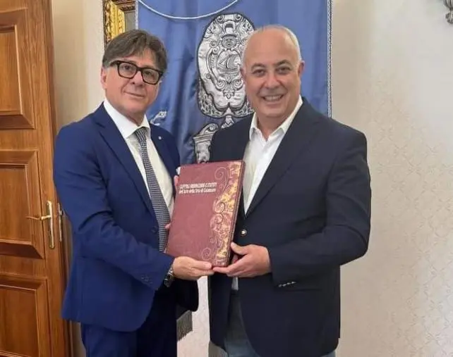 images Algeri rieletto vicepresidente Unioncamere: le congratulazioni del presidente Falbo
