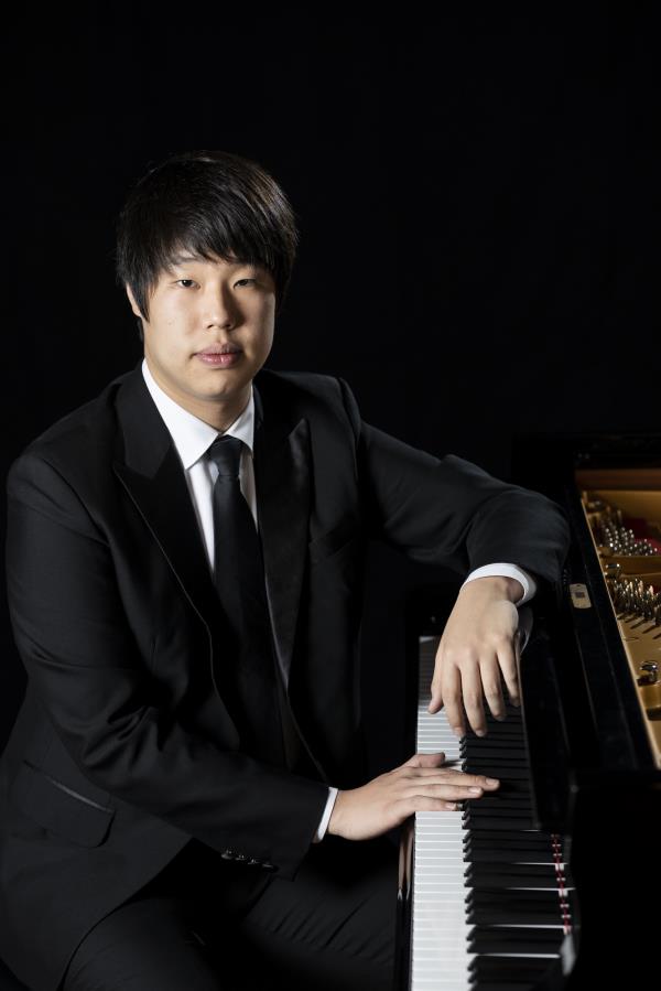 images Ama Calabria, il pianista Jae Hong Park in concerto al teatro Grandinetti di Lamezia Terme