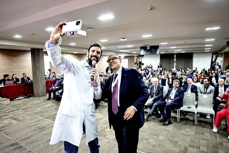 images Più 'social' e innovativo, il farmacista oggi è un 'samurai': il convegno annuale di Federfarma Catanzaro