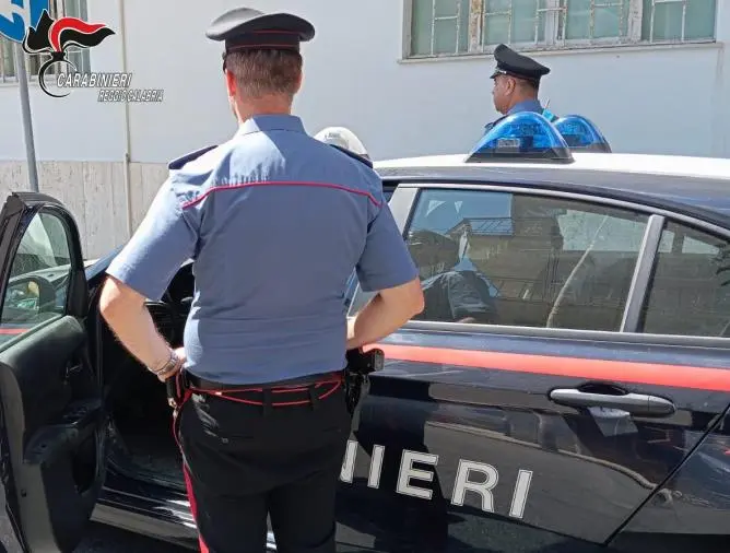 Lavoro nero in un locale nel Reggino, i dipendenti tentano la fuga: denunciato il titolare