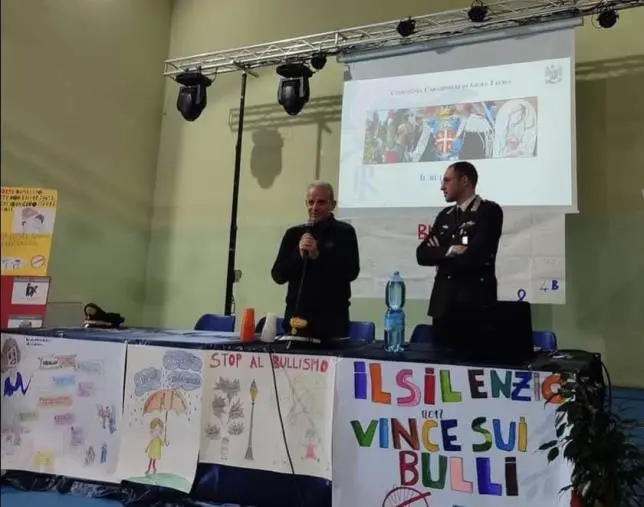 images Gioia Tauro, continuano gli incontri dei carabinieri nelle scuole 
