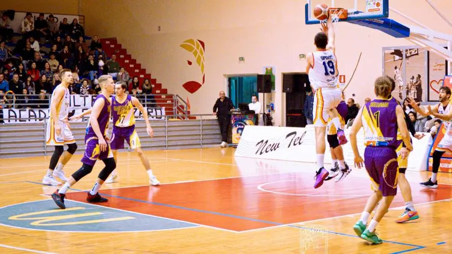 Basket Academy sul filo della sirena fallisce il canestro del pareggio e Castanea Messina vince 