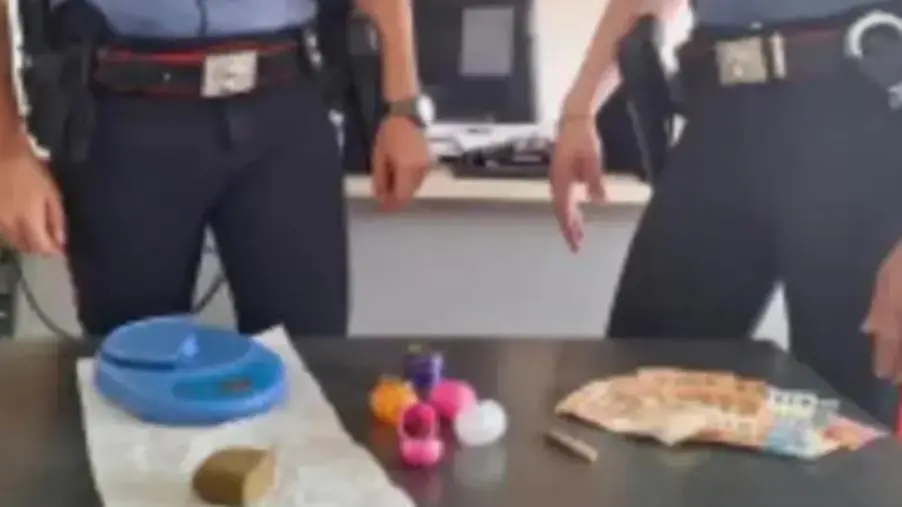 Cirò Marina, si innervosisce davanti ai carabinieri perché deteneva droga: un arresto 