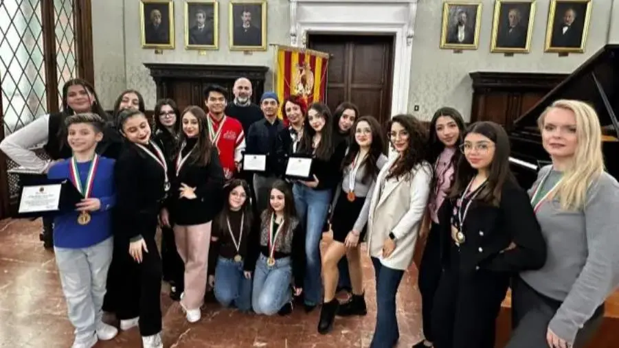 Catanzaro, l'assessore Belcaro premia i maestri e i ballerini di "Passione Danza"  