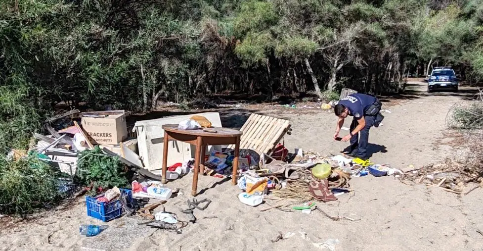 Abbandono di rifiuti nella pineta di Cirò Marina: individuati i responsabili dalla Locale