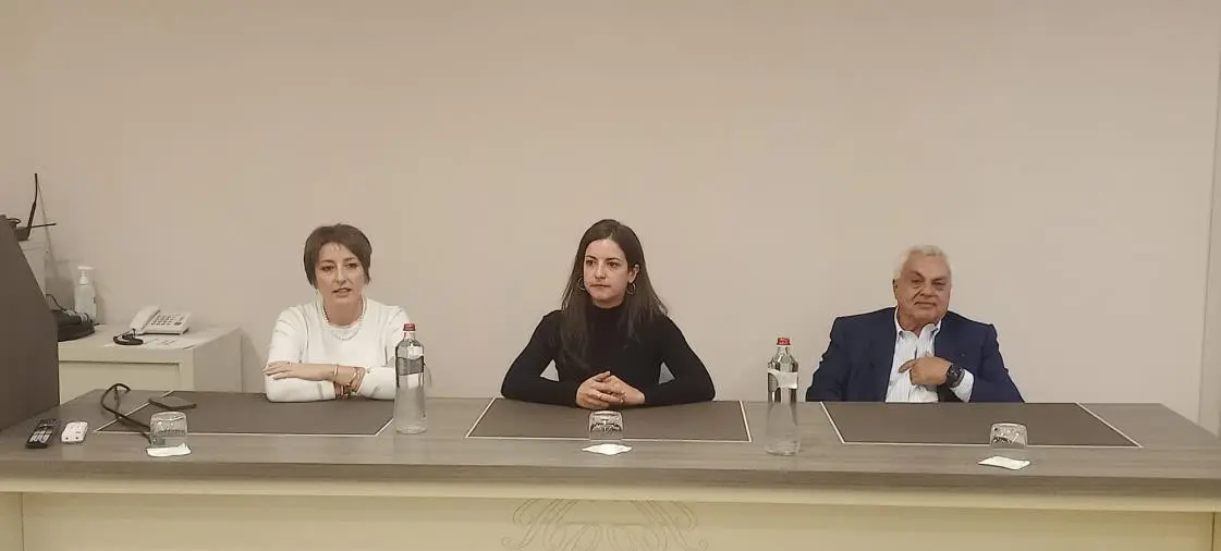 Catanzaro, conferimento rifiuti: le assessore Colosimo e Furrer incontrano gli esercenti di Lido