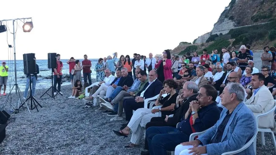 Rinasce Capo Bruzzano, Calabrese: “Così si governa la bellezza della regione, con il lavoro di squadra”