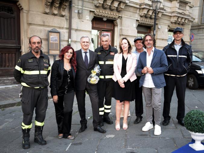 images Catanzaro Village e il flashmob a sorpresa per il Questore Finocchiaro in Piazza Prefettura 