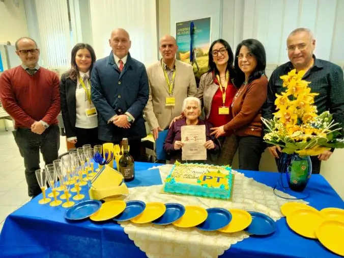 Poste festeggia i 100 anni di Serafina Tagliaferri: la nonna “smart” di Corigliano Rossano
