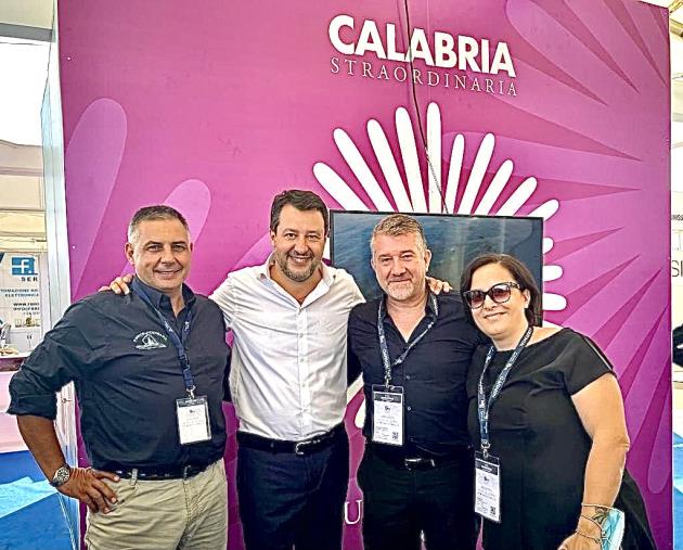 Matteo Salvini in visita al Salone Nautico di Genova "abbraccia" la Calabria che produce