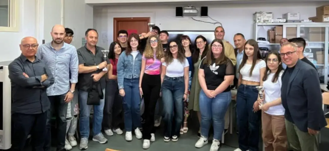 images Gli studenti Brizzi, Murfone e Filippis vincono il concorso giornalismo  "Repubblica Scuola" al Liceo scientifico "Montalcini" di Sersale 