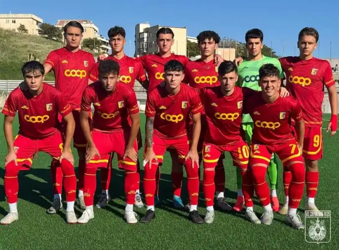 Catanzaro Primavera, sabato da dentro o fuori: al “Curto” la sfida promozione contro il Gubbio