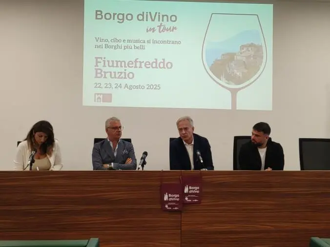 "Borgo diVino in tour": presentata alla Cittadella Regionale la tappa di Fiumefreddo Bruzio