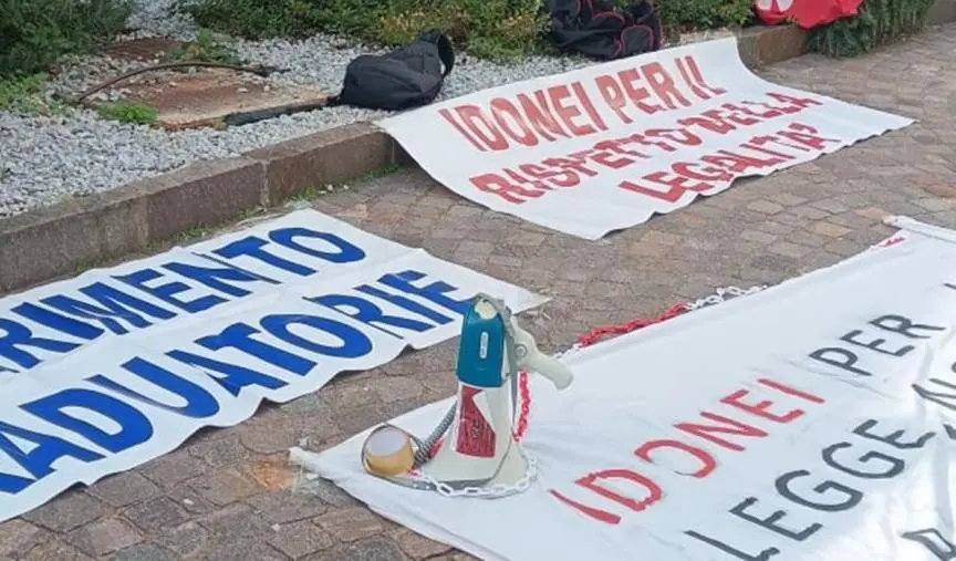 Assunzione personale straniero nella sanità calabrese, Si Cobas contro Occhiuto 