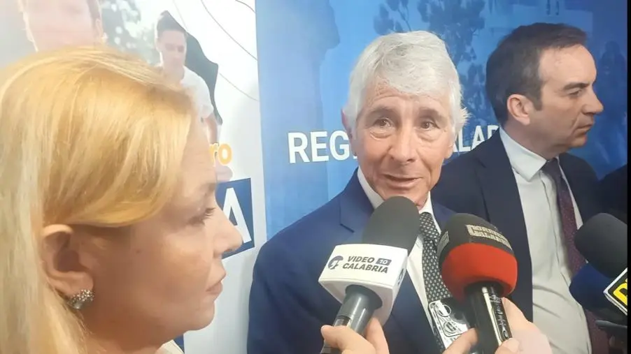 Il ministro Abodi a Catanzaro: “Le meraviglie di Calabria meritano consacrazione con eventi internazionali”