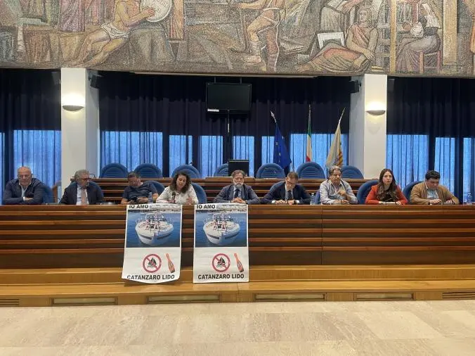 "Il sindaco un podestà, il gruppo misto è con la maggioranza Fiorita", le accuse delle opposizioni