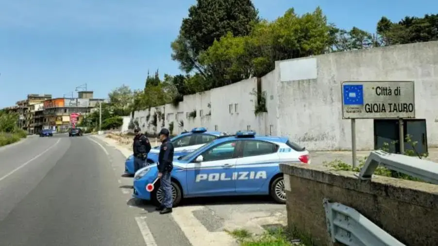 Rosarno, arrestati due uomini per detenzione e porto illegale di arma da fuoco e munizioni