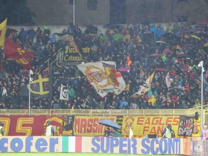 Cresce l'attesa in vista di Catanzaro-Brescia. Gli Ultras: "Coloriamo lo stadio"